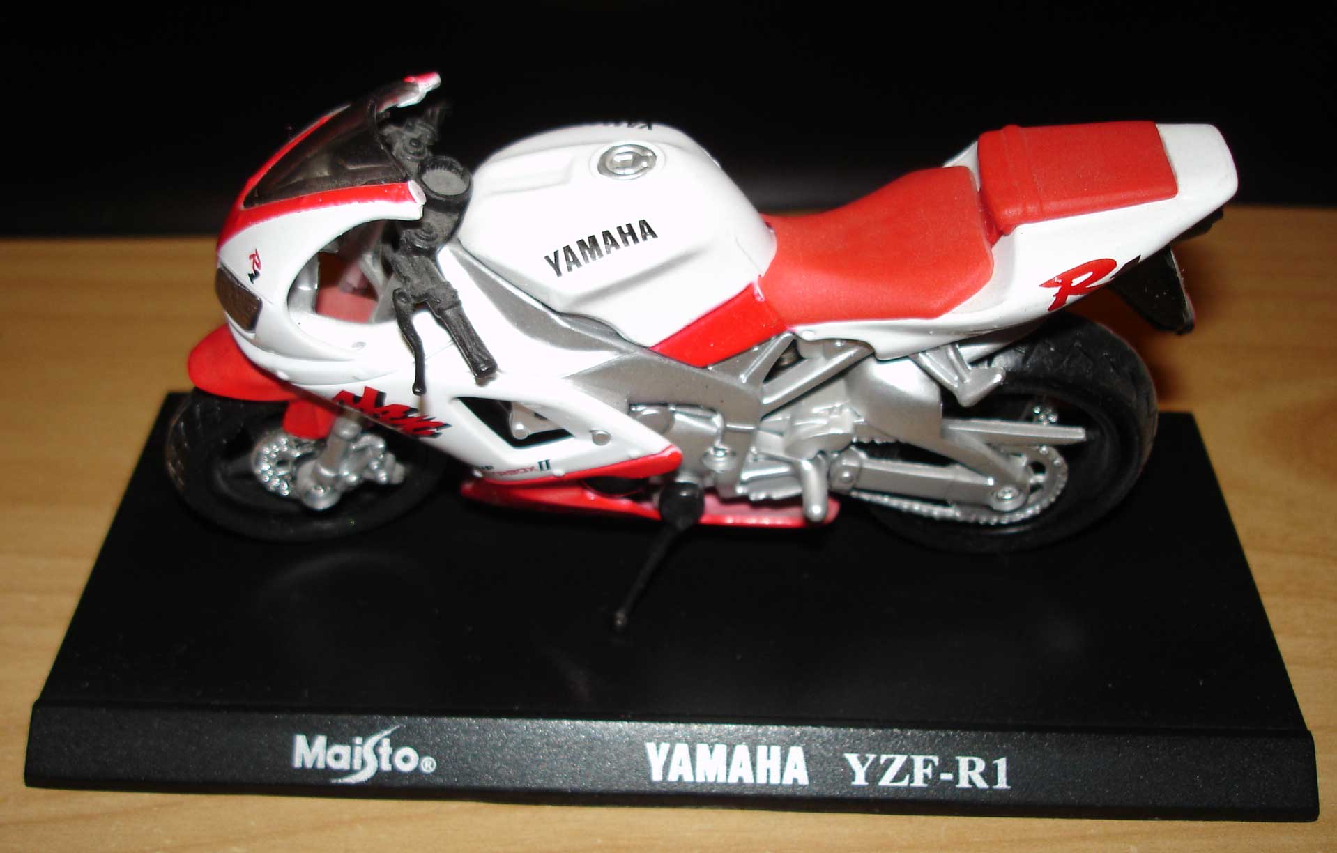 Miniature Moto Yamaha YZF R1
